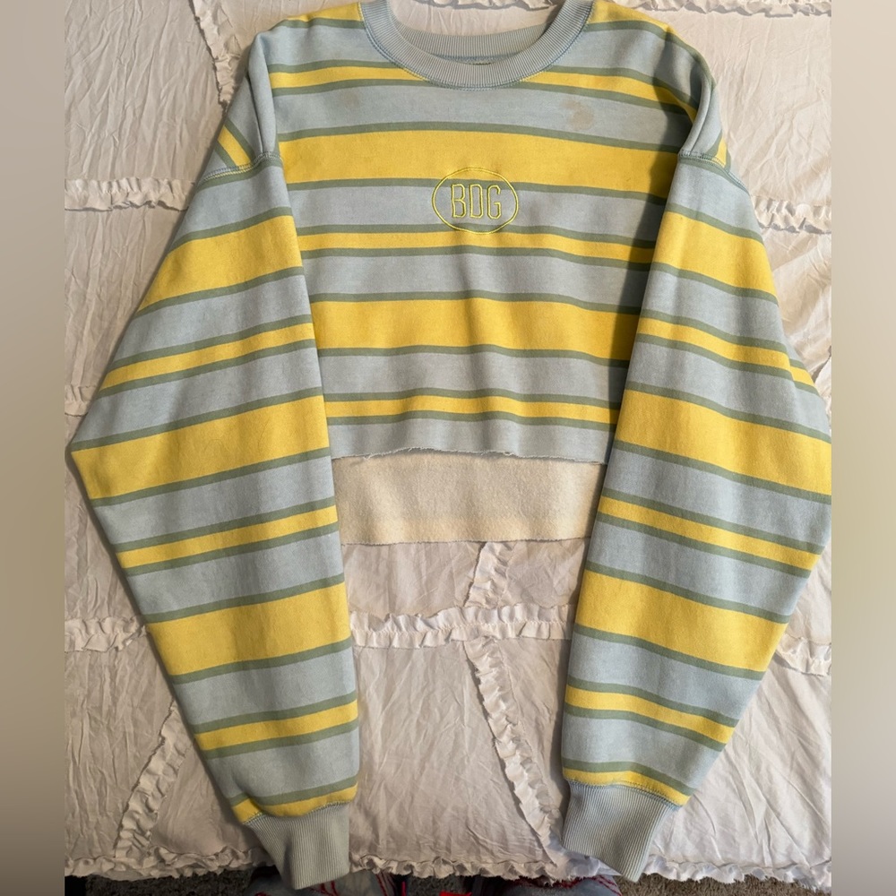 ✨URBAN OUTFITTERS/BDG CROPPED SWEATSHIRT